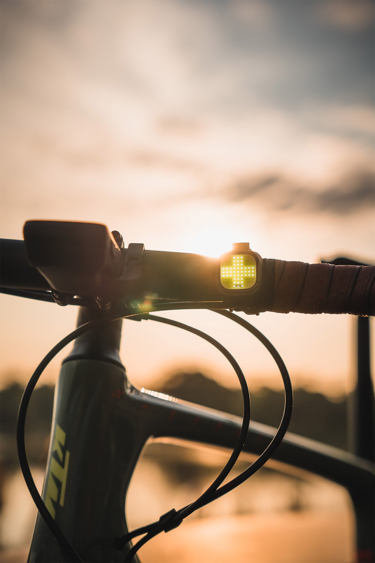 Blinder Mini Skull Front Light | Be Seen