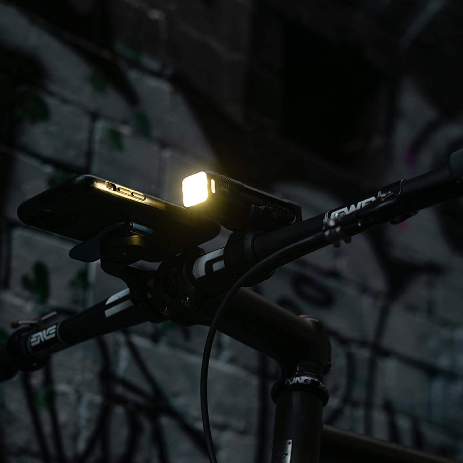 Blinder 600 Front Light | Power on a budget
